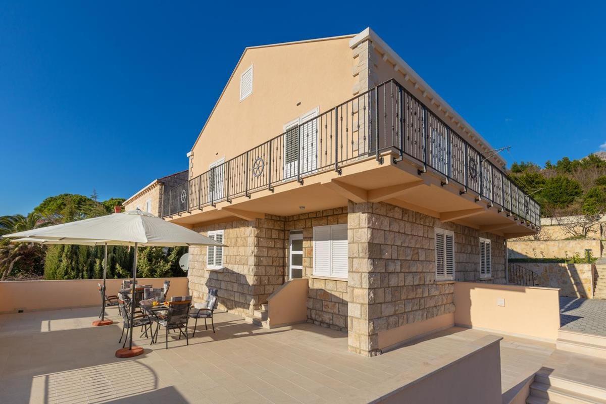 Apartments Red And Blue Mlini Exterior photo
